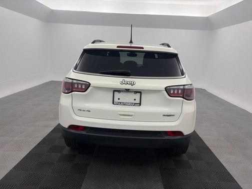 White Clearcoat 2019 Jeep Compass Latitude