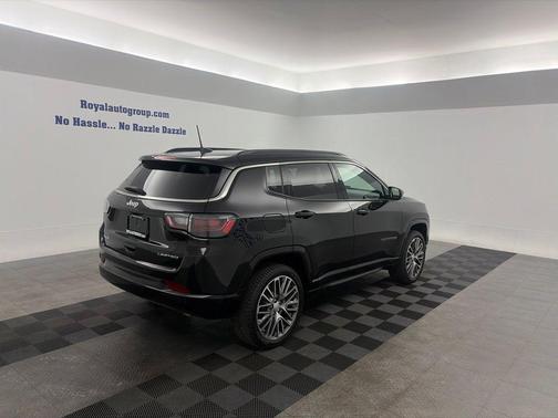 Diamond Black Crystal Pearlcoat 2024 Jeep Compass Limited