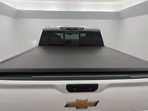 Iridescent Pearl Tricoat 2022 Chevrolet Silverado 1500 LTZ