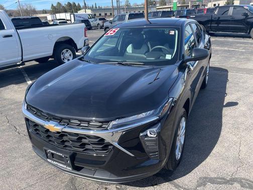 2025 Chevrolet Trax LS