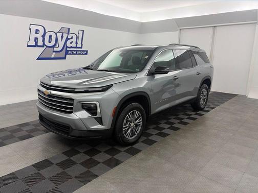 Sterling Gray Metallic 2026 Chevrolet Traverse LT