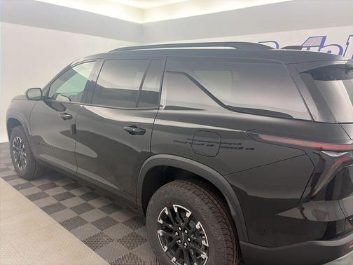 Mosaic Black Metallic 2026 Chevrolet Traverse AWD Z71