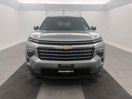 Sterling Gray Metallic 2026 Chevrolet Traverse LT