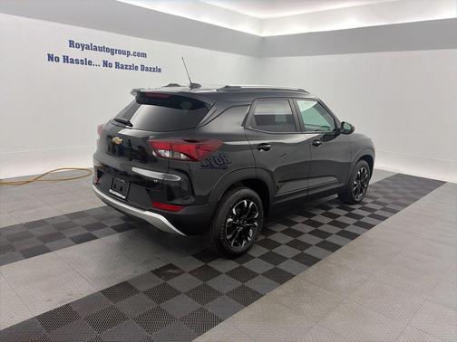 Mosaic Black Metallic 2023 Chevrolet Trailblazer LT
