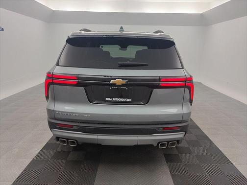 Sterling Gray Metallic 2026 Chevrolet Traverse LT