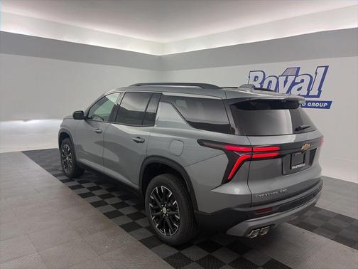 Sterling Gray Metallic 2026 Chevrolet Traverse LT