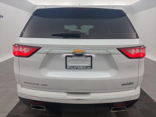 Iridescent Pearl Tricoat 2021 Chevrolet Traverse High Country