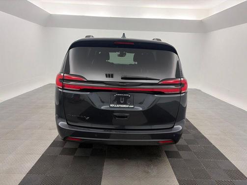 Maximum Steel Metallic Clearcoat 2021 Chrysler Pacifica Touring