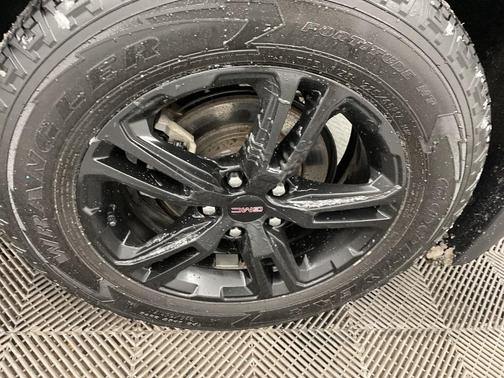 2023 GMC Terrain AWD AT4