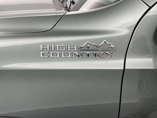 2023 Chevrolet Tahoe 4WD High Country