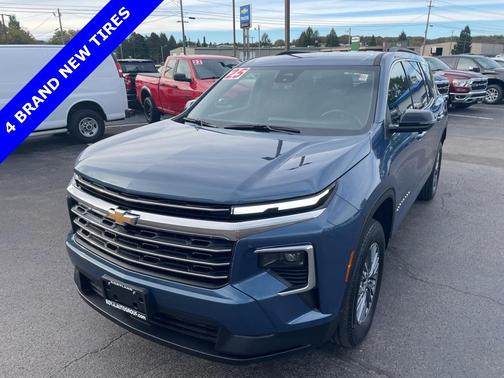 2025 Chevrolet Traverse LT