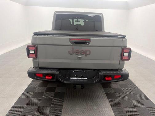 Sting-Gray Clearcoat 2021 Jeep Gladiator Rubicon