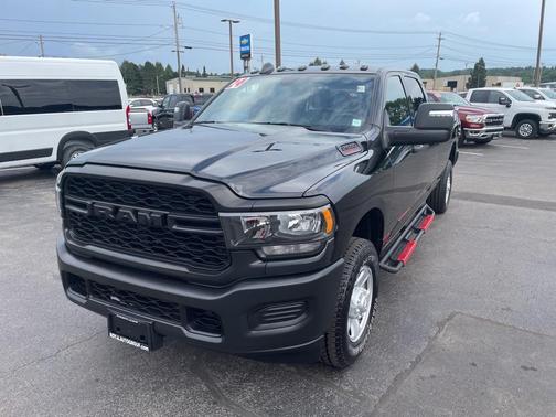 2024 RAM 2500 Tradesman Crew Cab 4x4 8' Box