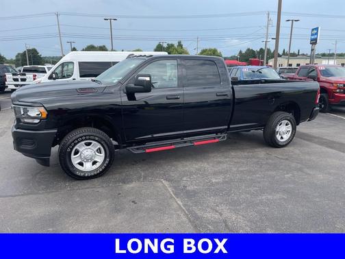 2024 RAM 2500 Tradesman Crew Cab 4x4 8' Box