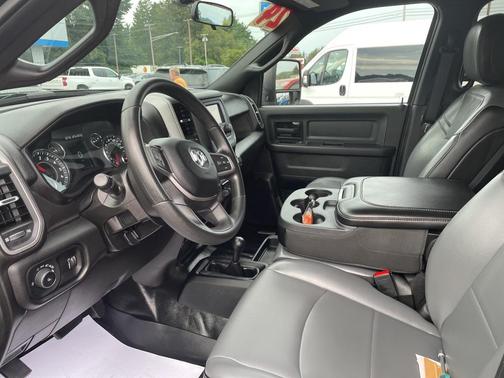 2024 RAM 2500 Tradesman Crew Cab 4x4 8' Box
