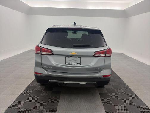 Sterling Gray Metallic 2024 Chevrolet Equinox 1LT