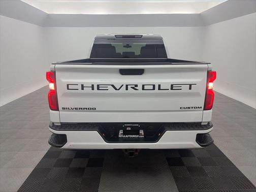Summit White 2020 Chevrolet Silverado 1500 Custom