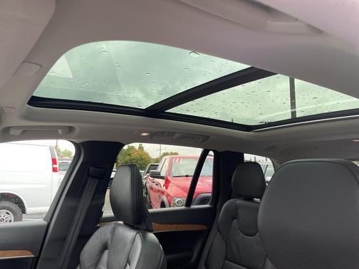 2024 Volvo XC90 B6 Plus Bright Theme 6-Seater