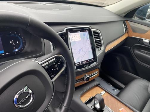 2024 Volvo XC90 B6 Plus Bright Theme 6-Seater