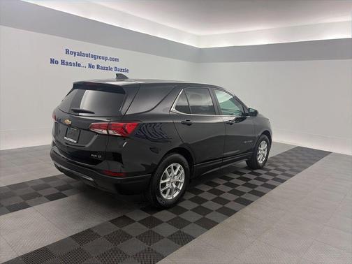 Mosaic Black Metallic 2024 Chevrolet Equinox 1LT