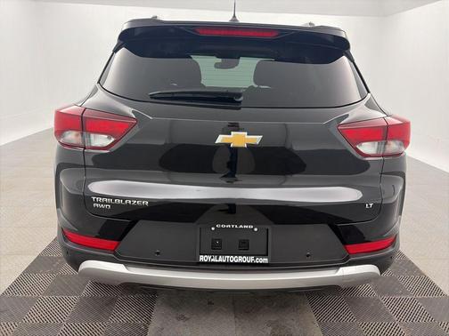 Mosaic Black Metallic 2023 Chevrolet Trailblazer LT