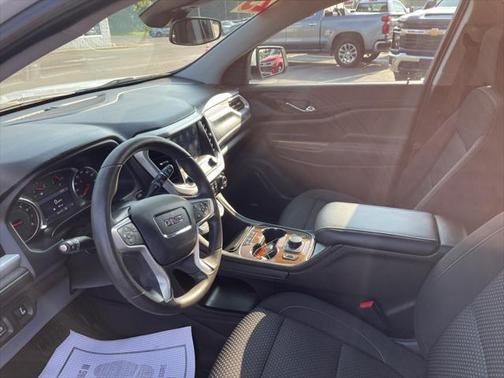 2023 GMC Acadia AWD SLE