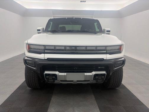 Interstellar White 2025 GMC HUMMER EV Pickup 3X