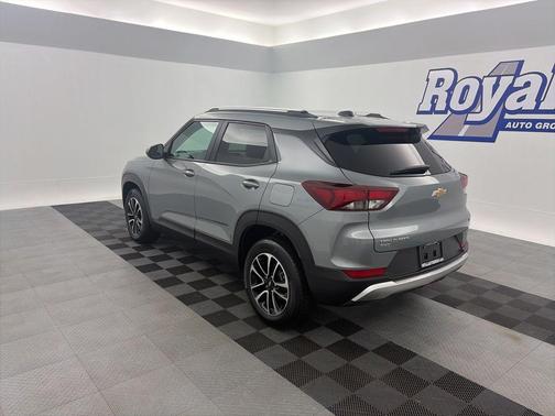 Sterling Gray Metallic 2025 Chevrolet Trailblazer LT