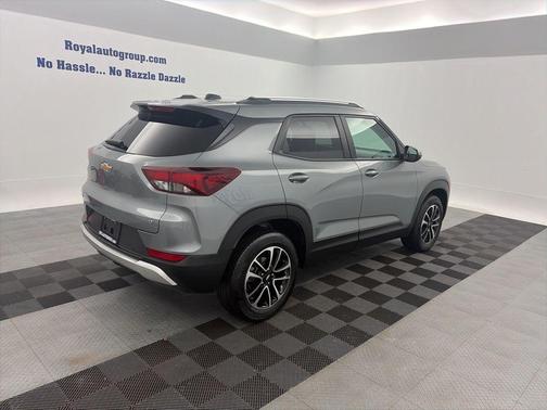 Sterling Gray Metallic 2025 Chevrolet Trailblazer LT