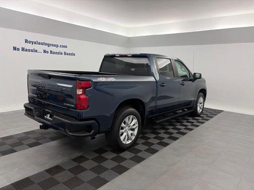 Northsky Blue Metallic 2022 Chevrolet Silverado 1500 Custom