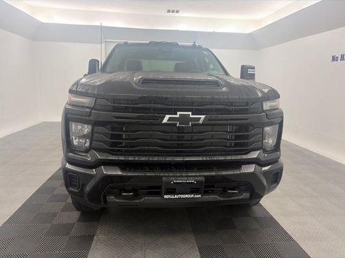 Black 2026 Chevrolet Silverado 2500 Custom