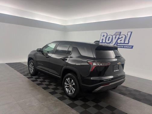 Mosaic Black Metallic 2026 Chevrolet Equinox 1LT