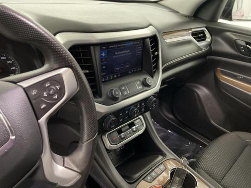 2023 GMC Acadia AWD SLE