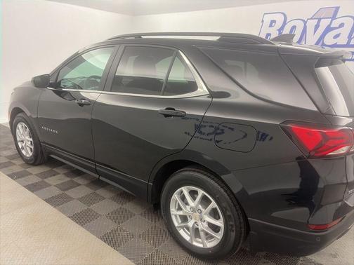 Mosaic Black Metallic 2023 Chevrolet Equinox 1LT