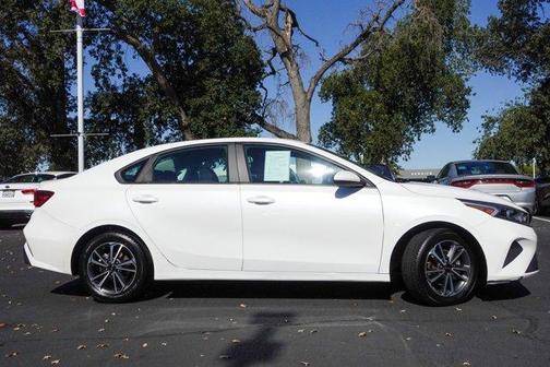 2022 Kia Forte LXS