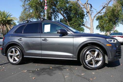 2020 Audi Q5 45 Titanium Prestige