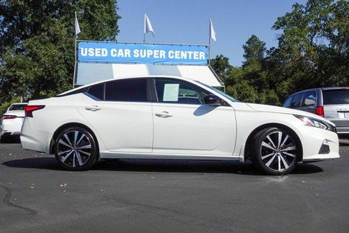 2022 Nissan Altima 2.5 SR
