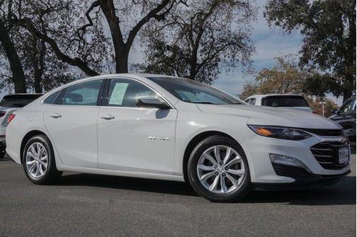 Photo 4 of 22 of 2021 Chevrolet Malibu LT