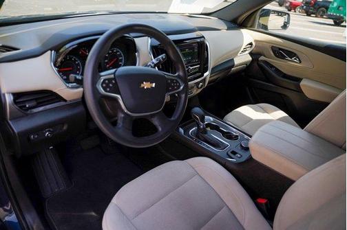 2022 Chevrolet Traverse LS