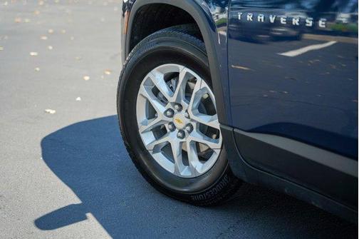 2022 Chevrolet Traverse LS