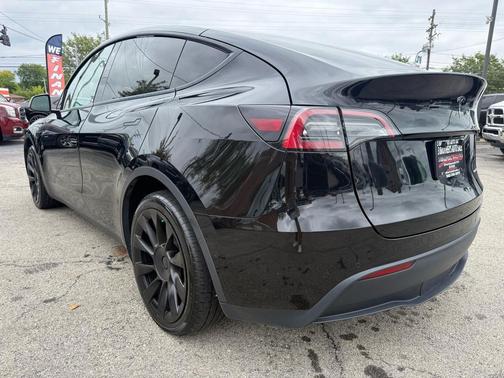 2022 Tesla Model Y Long Range Dual Motor All-Wheel Drive