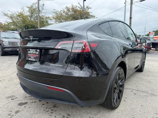 2022 Tesla Model Y Long Range Dual Motor All-Wheel Drive