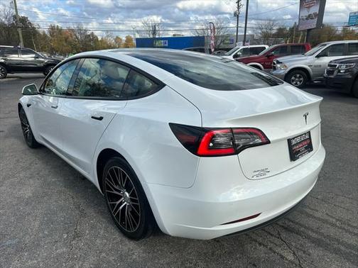 2022 Tesla Model 3 Standard Range Plus