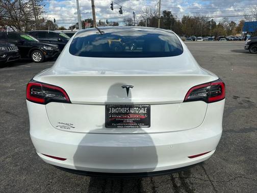 2022 Tesla Model 3 Standard Range Plus