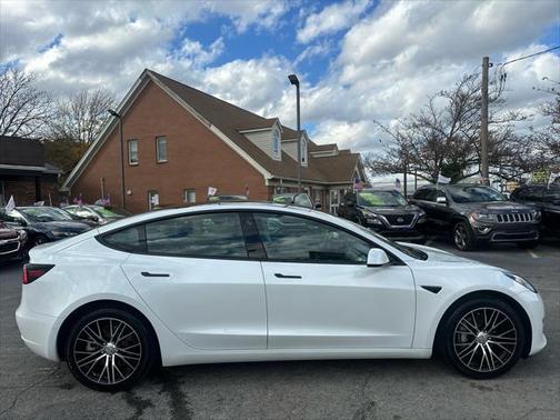 2022 Tesla Model 3 Standard Range Plus