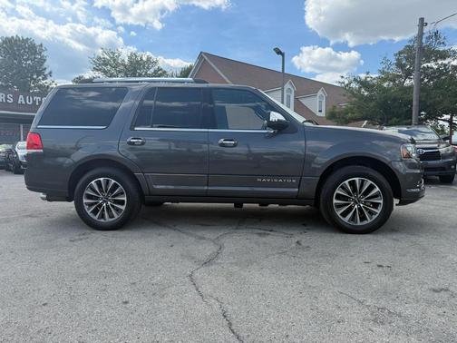 2017 Lincoln Navigator Select