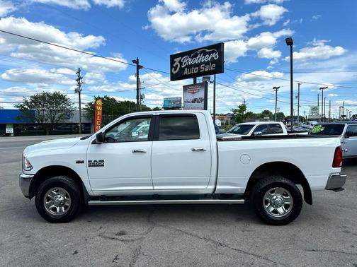 2017 RAM 2500 SLT Crew Cab 4x4 6'4' Box