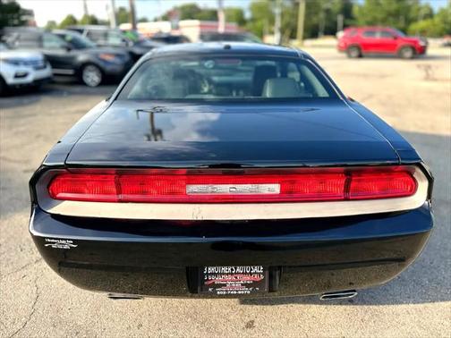 2012 Dodge Challenger SXT