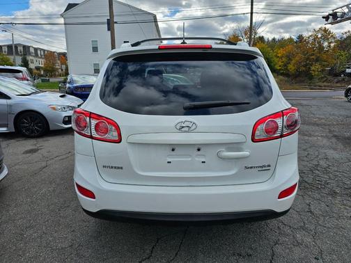 2011 Hyundai SANTA FE SE