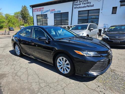 Midnight Black Metallic 2018 Toyota Camry LE